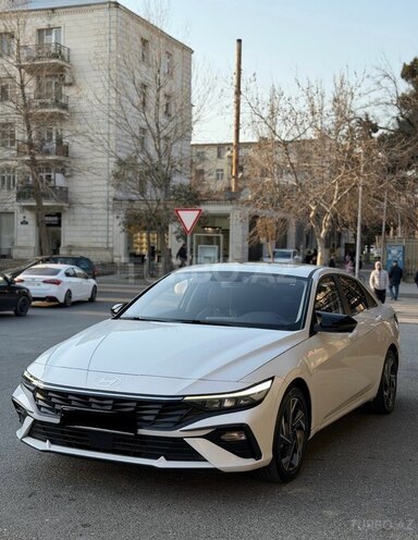 Hyundai Elantra-3