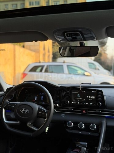 Hyundai Elantra-10
