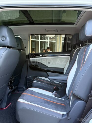 Volkswagen ID.6 Crozz-10