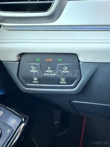 Volkswagen ID.6 Crozz-8