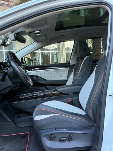 Volkswagen ID.6 Crozz-9