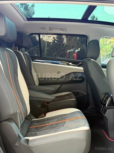 Volkswagen ID.6 Crozz-18