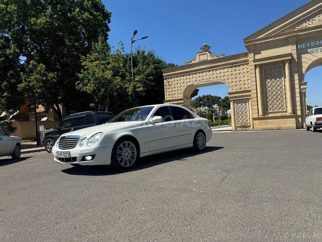 Mercedes E 350 4MATIC-1