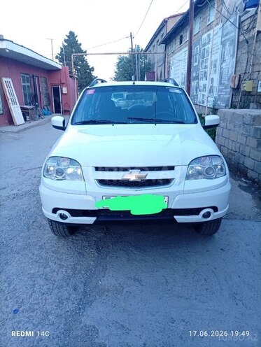 Chevrolet Niva-1