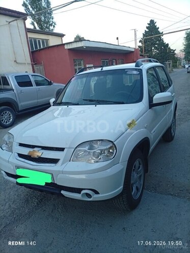 Chevrolet Niva-4