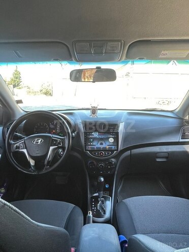 Hyundai Accent-3