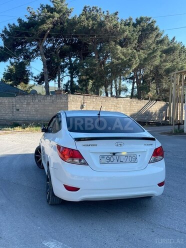 Hyundai Accent-6