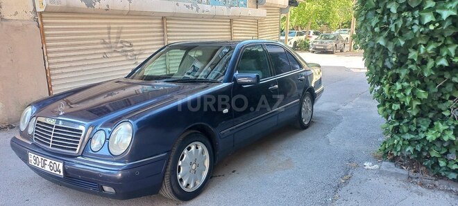 Mercedes E 280-2