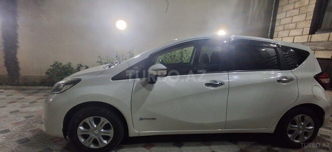 Nissan Note-8