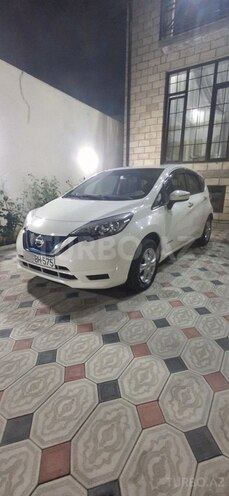 Nissan Note-7