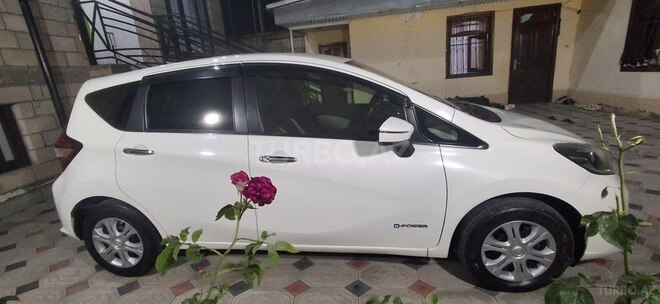 Nissan Note-9