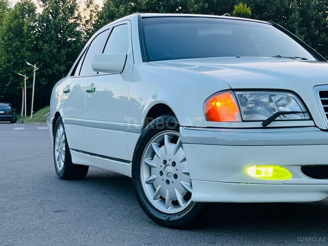 Mercedes C 230-11