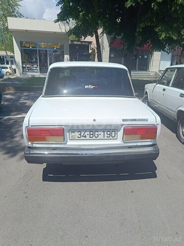 LADA (VAZ) 2107-2