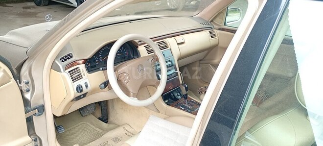 Mercedes E 240-6