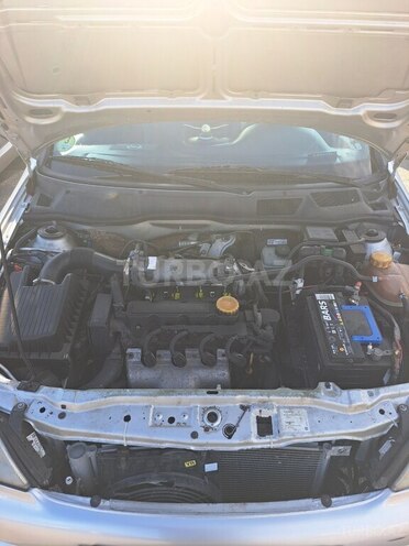 Opel Astra-10