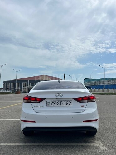 Hyundai Avante-2