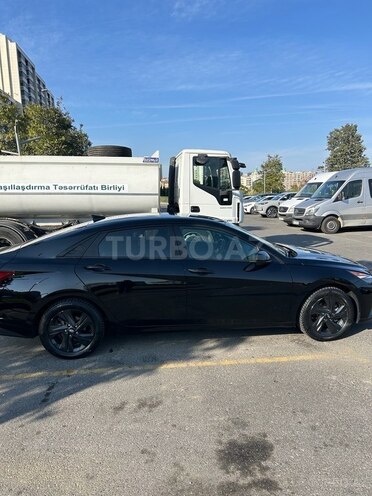 Hyundai Elantra-4