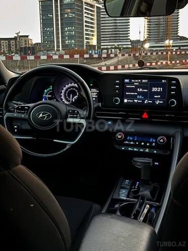 Hyundai Elantra-10