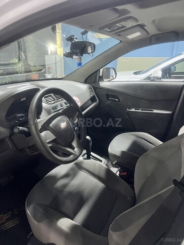 Chevrolet Cobalt-13