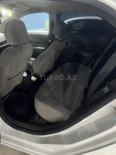 Chevrolet Cobalt-11