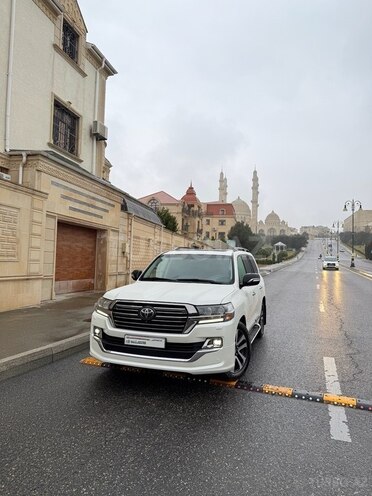 Toyota Land Cruiser-2