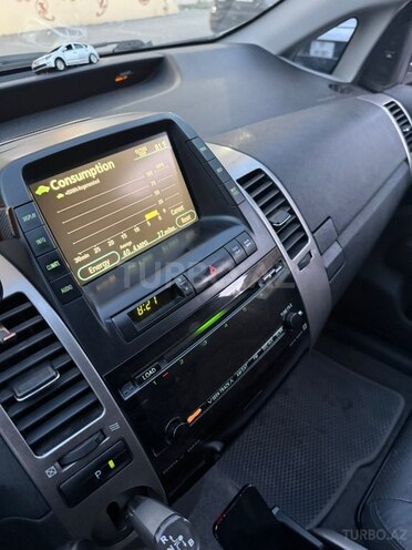 Toyota Prius-5