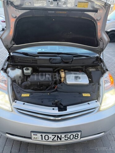 Toyota Prius-2