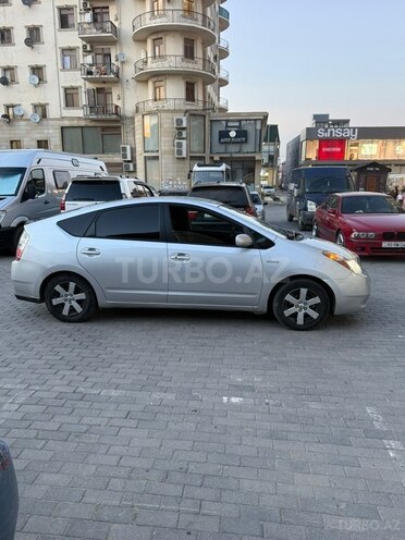 Toyota Prius-10