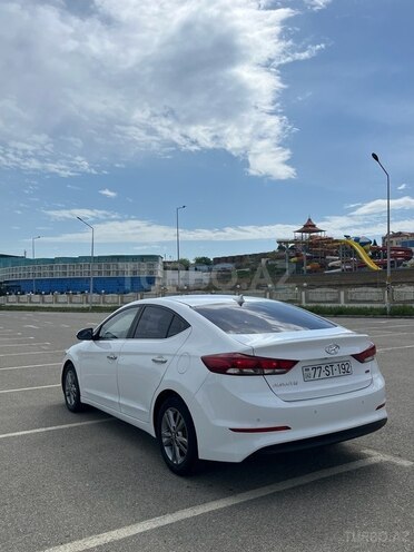 Hyundai Avante-7