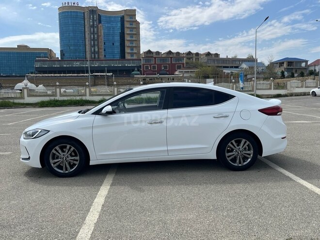 Hyundai Avante-4