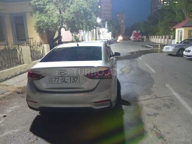 Hyundai Accent-2