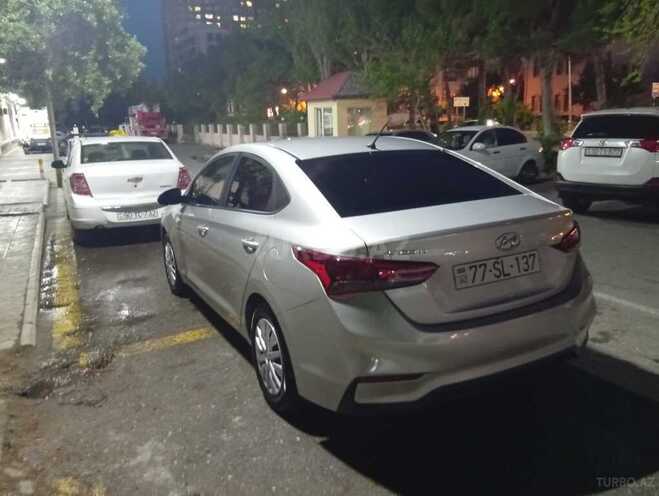 Hyundai Accent-4