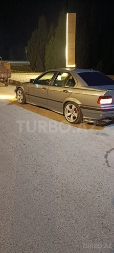 BMW 318-3