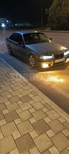 BMW 318-7