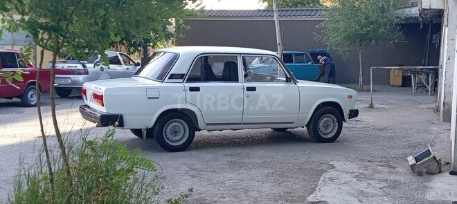 LADA (VAZ) 2107-21