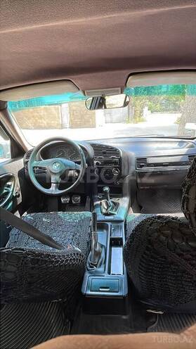 BMW 320-7