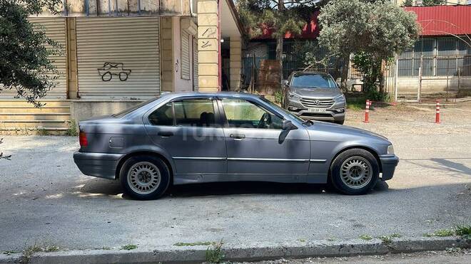 BMW 320-6