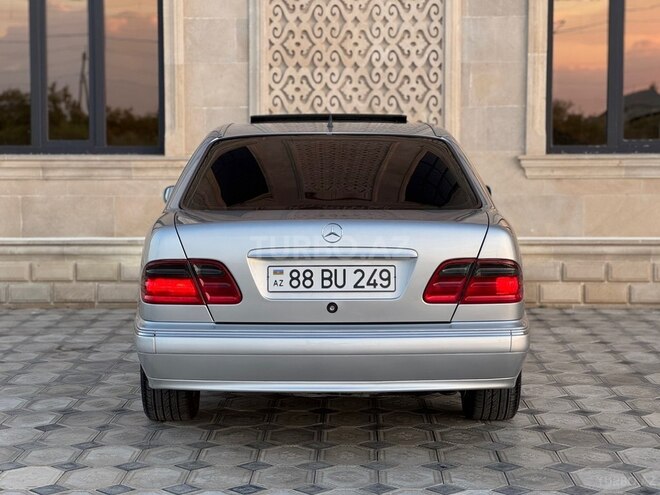 Mercedes E 220-6