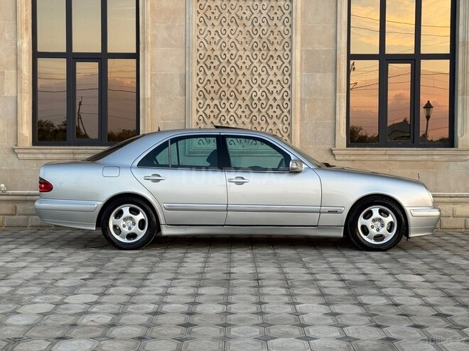 Mercedes E 220-4