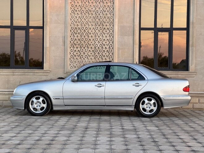 Mercedes E 220-5