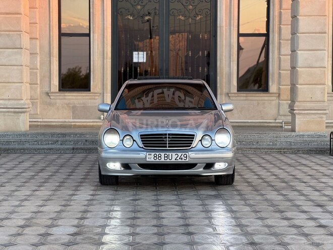 Mercedes E 220-3