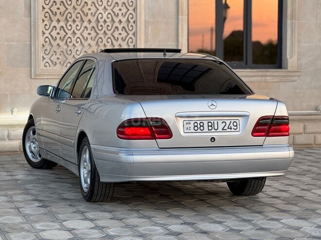 Mercedes E 220-8