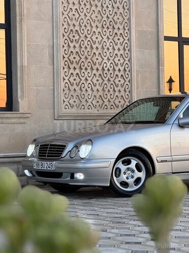 Mercedes E 220-9
