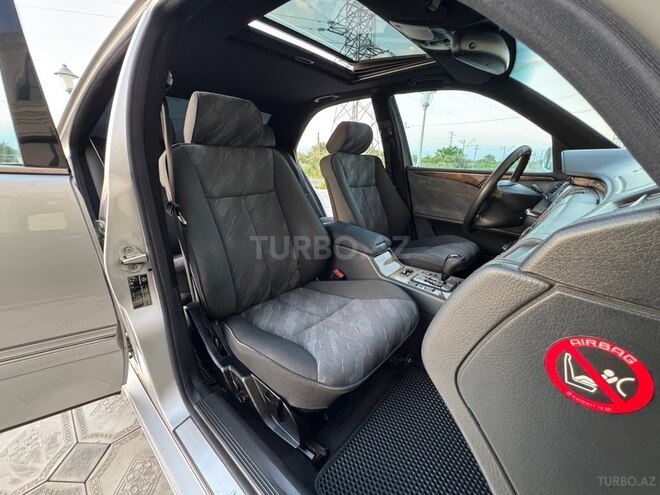 Mercedes E 220-20