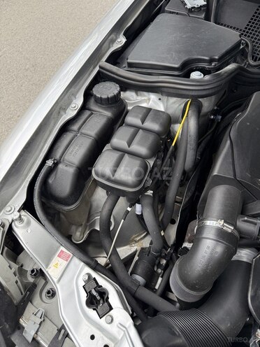 Mercedes E 270-12