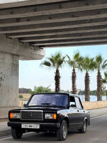 LADA (VAZ) 2107-1
