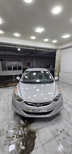 Hyundai Elantra-4