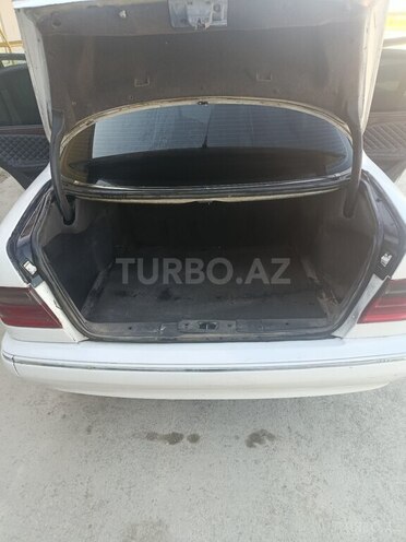 Mercedes E 220-5