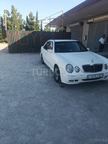 Mercedes E 220-3