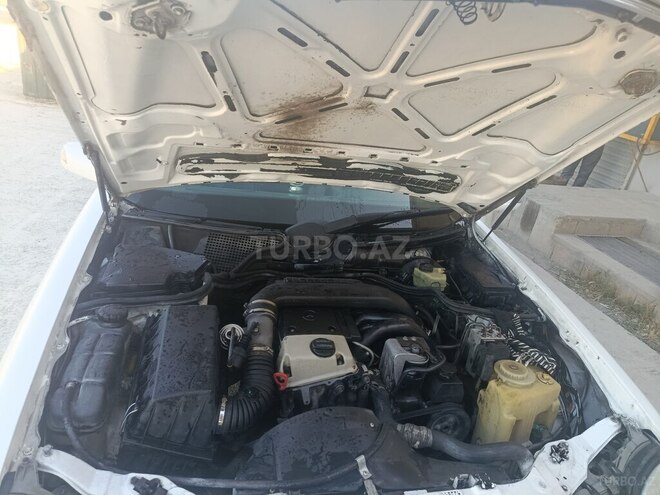 Mercedes E 220-4
